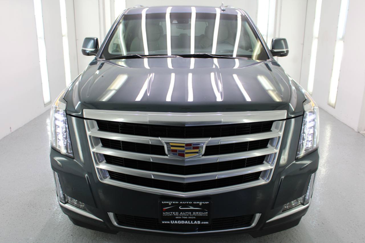 Used 2019 Cadillac Escalade ESV Premium Luxury AWD/4WD image 3