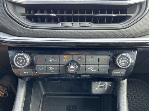 Used 2024 Jeep Compass Trailhawk w/ Trailhawk Elite Group image 23