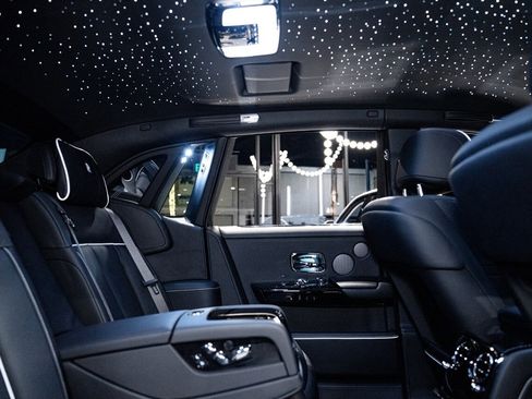 Used 2024 Rolls-Royce Phantom Sedan image 30