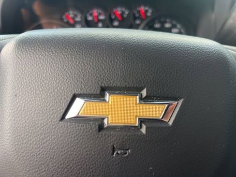 Used 2024 Chevrolet Silverado 1500 Custom AWD/4WD image 25