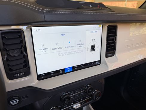 Used 2025 Ford Bronco Outer Banks image 34