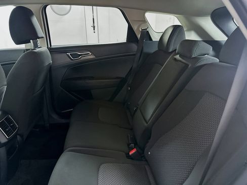 Used 2025 Kia Sportage LX image 26
