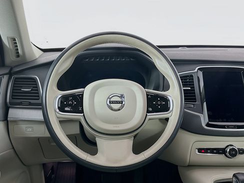 Used 2024 Volvo XC90 B5 Core w/ Protection Package Premier image 18