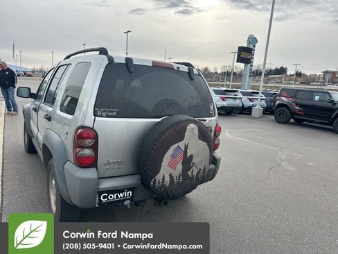 Used 2005 Jeep Liberty Sport image 9