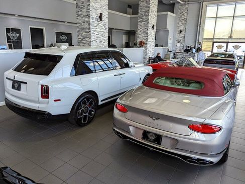 Used 2022 Rolls-Royce Cullinan Black Badge AWD/4WD image 72