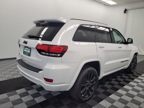 Used 2022 Jeep Grand Cherokee Laredo X AWD/4WD image 9
