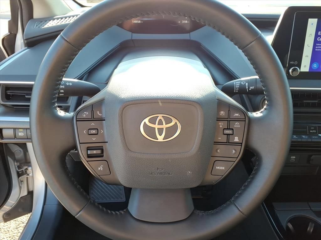 Certified 2025 Toyota Prius LE FWD image 19