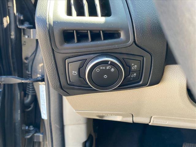 Used 2017 Ford Focus SE FWD image 10