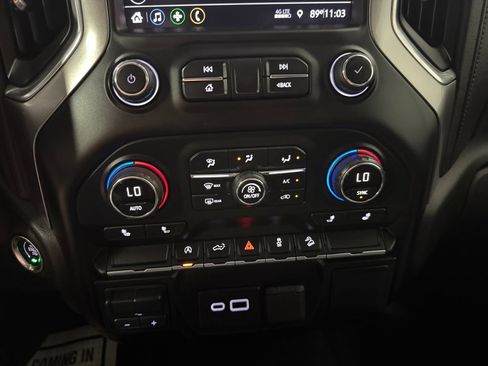 Used 2019 Chevrolet Silverado 1500 LT Trail Boss w/ Convenience Package AWD/4WD image 36