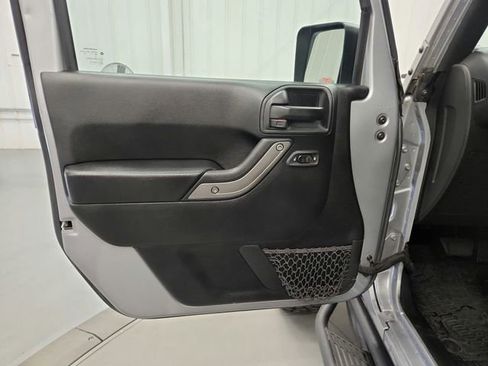 Used 2017 Jeep Wrangler Unlimited Sport AWD/4WD image 25