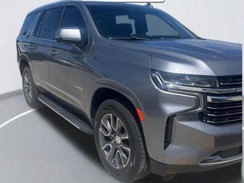 Used 2021 Chevrolet Tahoe LT w/ Luxury Package image 3