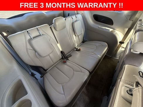 Used 2017 Chrysler Pacifica Touring-L w/ 13 Speaker Alpine Sound Group image 23