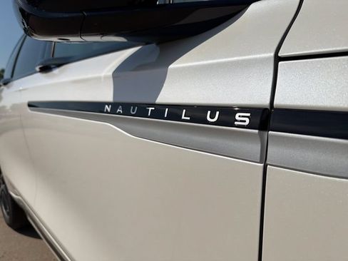 New 2026 Lincoln Nautilus Reserve AWD/4WD image 15