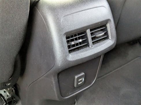 Used 2024 Chevrolet Equinox LT image 26