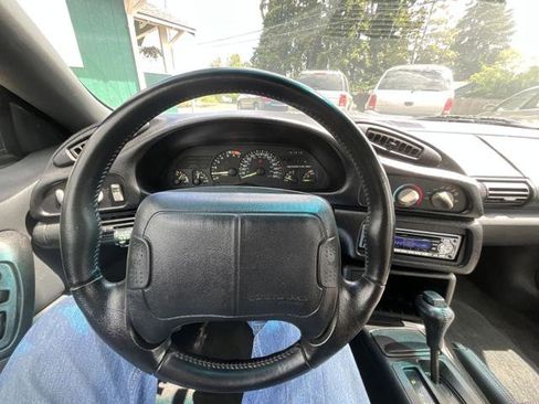 Used 1993 Chevrolet Camaro Z28 RWD image 9