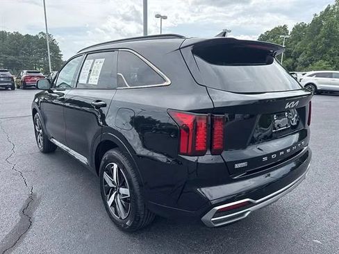 Certified 2022 Kia Sorento S FWD image 4