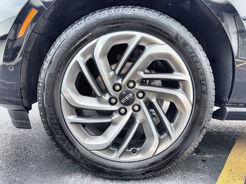 Used 2025 Lincoln Navigator Reserve AWD/4WD image 19