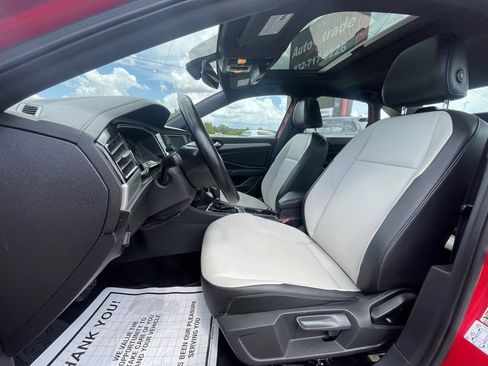 Used 2019 Volkswagen Jetta R-Line w/ R-Line Cold Weather Package image 19