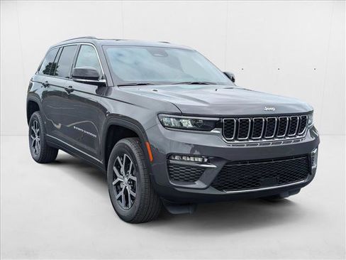 New 2025 Jeep Grand Cherokee Limited image 7