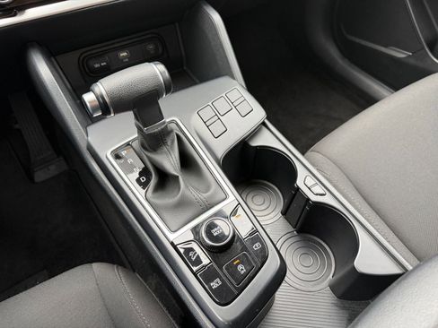 Used 2025 Kia Sportage LX FWD image 41
