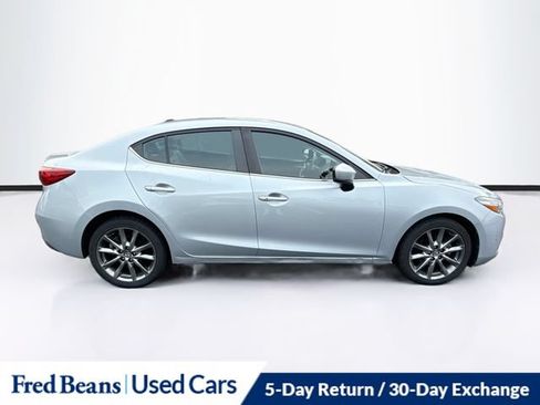 Used 2018 MAZDA MAZDA3 Touring FWD image 11