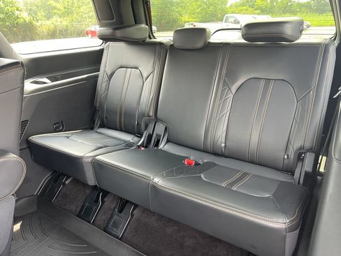 Used 2023 Ford Expedition Platinum AWD/4WD image 24