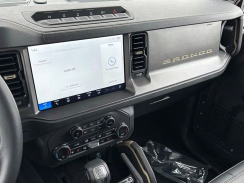 New 2025 Ford Bronco Badlands image 33