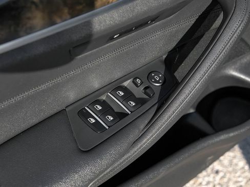 Used 2019 BMW 530i xDrive image 49