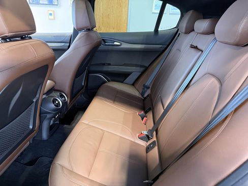 Used 2022 Alfa Romeo Stelvio Ti image 16