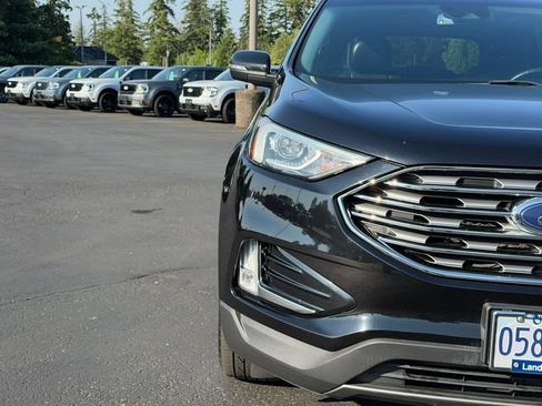 Used 2019 Ford Edge Titanium AWD/4WD image 9