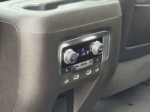 Used 2024 GMC Yukon XL Denali Ultimate AWD/4WD image 27