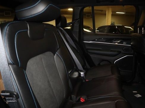 New 2022 Jeep Grand Cherokee Trailhawk w/ Luxury Tech Group III image 21