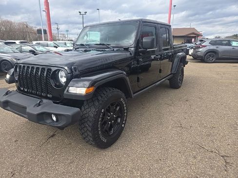 Used 2021 Jeep Gladiator Sport AWD/4WD image 5