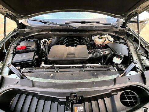 Used 2023 Chevrolet Suburban Premier image 31