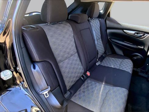 Used 2020 Nissan Rogue Sport SV FWD image 20