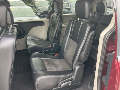 Used 2019 Dodge Grand Caravan SXT FWD image 37