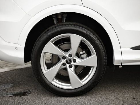 New 2025 Audi Q5 Premium Plus image 6