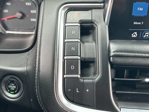 Used 2021 Chevrolet Suburban LT RWD image 32