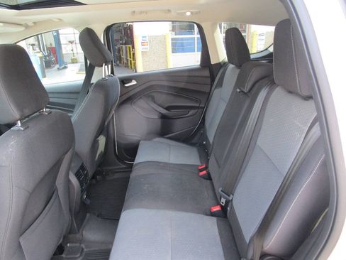 Used 2018 Ford Escape SE w/ SE Sync 3 Package FWD image 11
