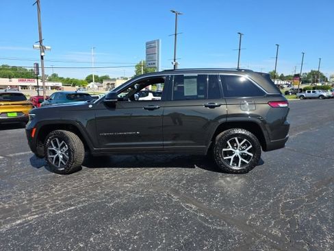 Used 2023 Jeep Grand Cherokee Overland w/ Adv Protech Group III AWD/4WD image 4