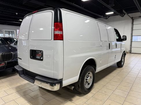 Used 2022 Chevrolet Express 2500 w/ Driver Convenience Package image 6
