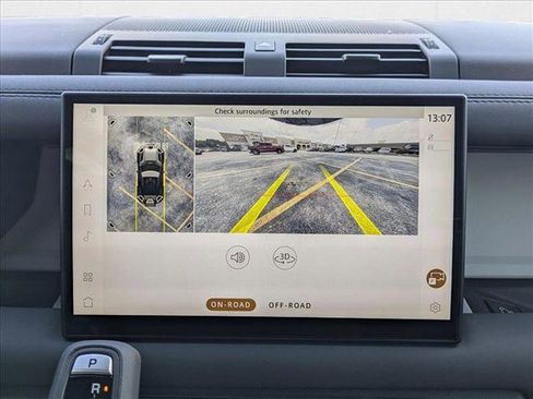 New 2025 Land Rover Defender 90 X-Dynamic SE image 12