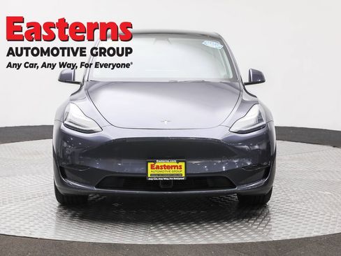 Used 2020 Tesla Model Y Long Range image 2