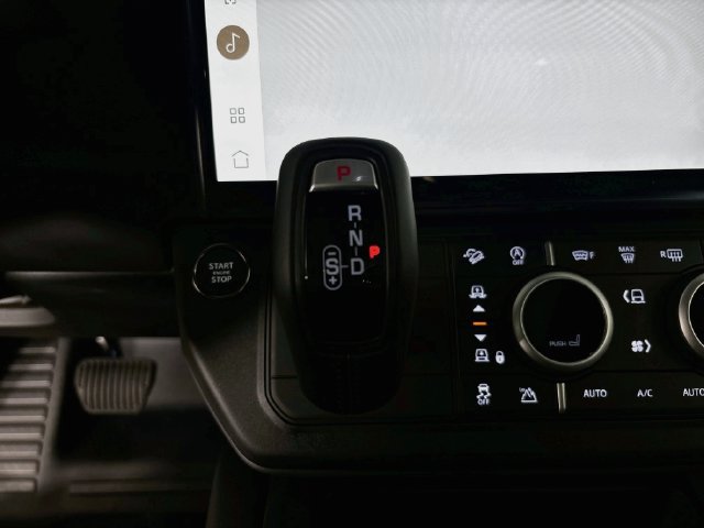 New 2026 Land Rover Defender 110 X-Dynamic SE AWD/4WD image 18