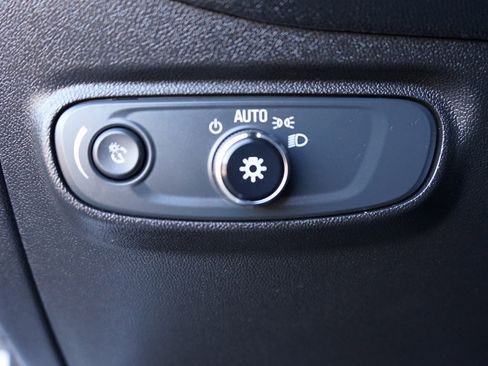 Used 2021 Chevrolet Equinox LT image 14