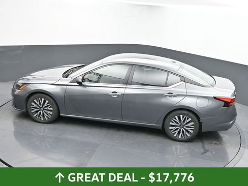 Used 2024 Nissan Altima 2.5 SV image 42