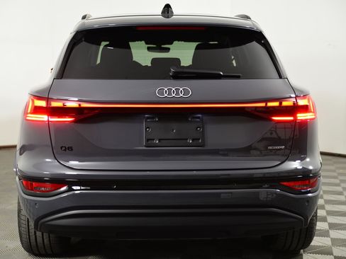 Certified 2025 Audi Q6 e-tron Premium Plus w/ Premium Plus image 8