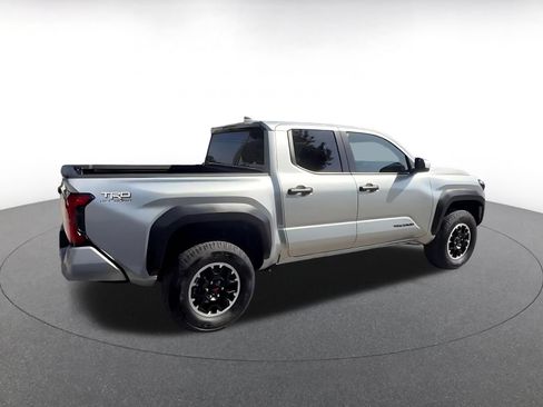 Used 2025 Toyota Tacoma TRD Off-Road AWD/4WD image 15