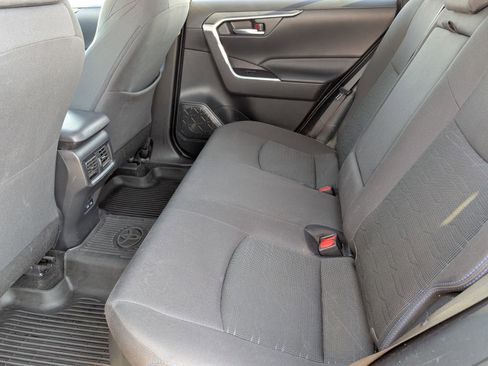 Used 2022 Toyota RAV4 SE w/ Convenience Package image 23