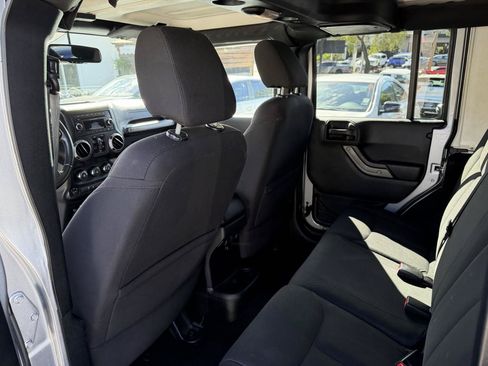 Used 2015 Jeep Wrangler Unlimited Sport w/ Quick Order Package 24S AWD/4WD image 17